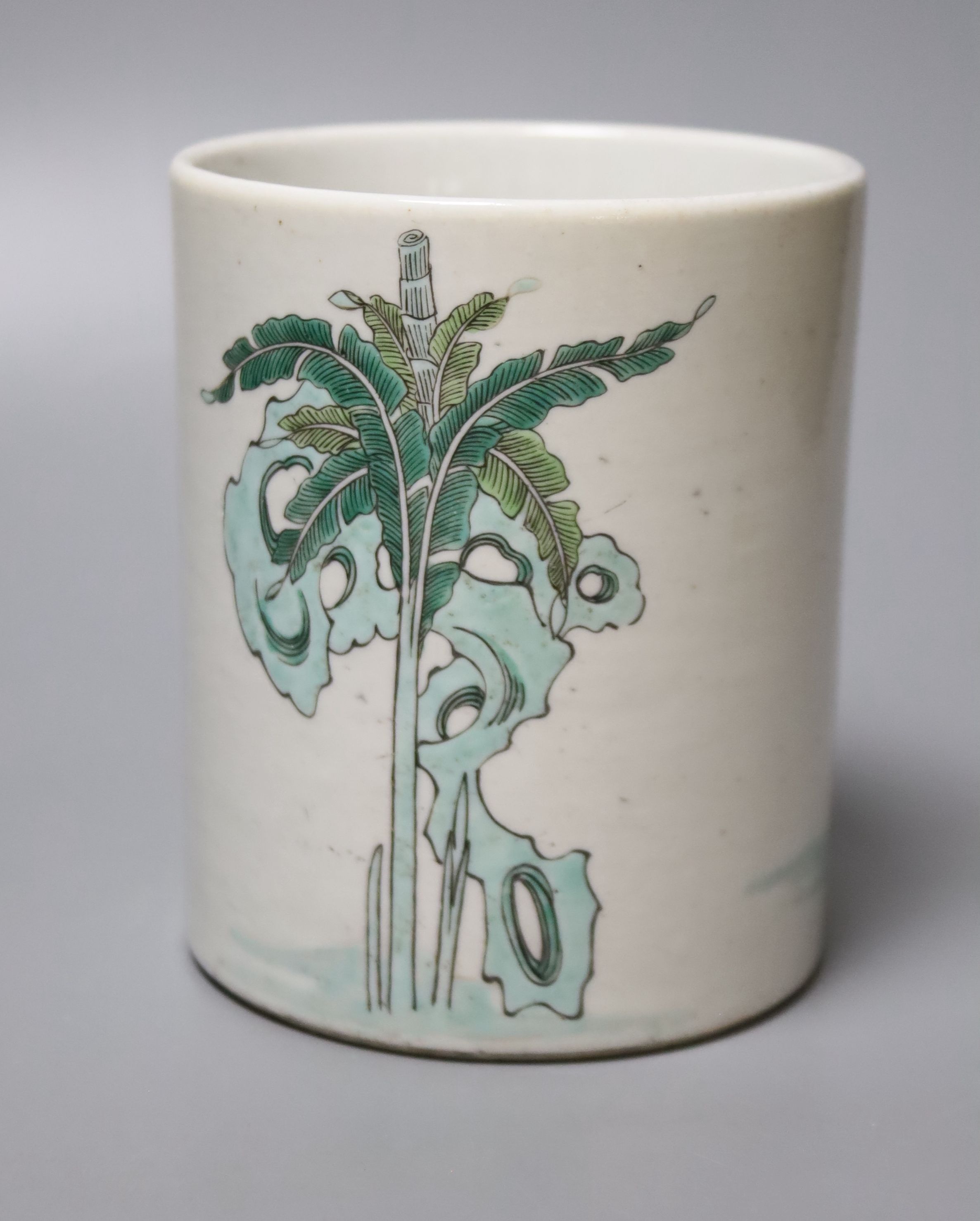 A Chinese famille verte brush pot, depicting two scholars in conversation, probably Republic period, 12.5cm high